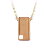 exklusive iphone 13 Pro leder tasche in Gold mit Gold Kette und Magic Ring von Mia Min Milano